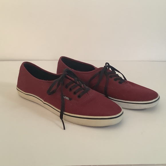 SOLD Vans Low-rise Sneakers - Picture 2 of 6
